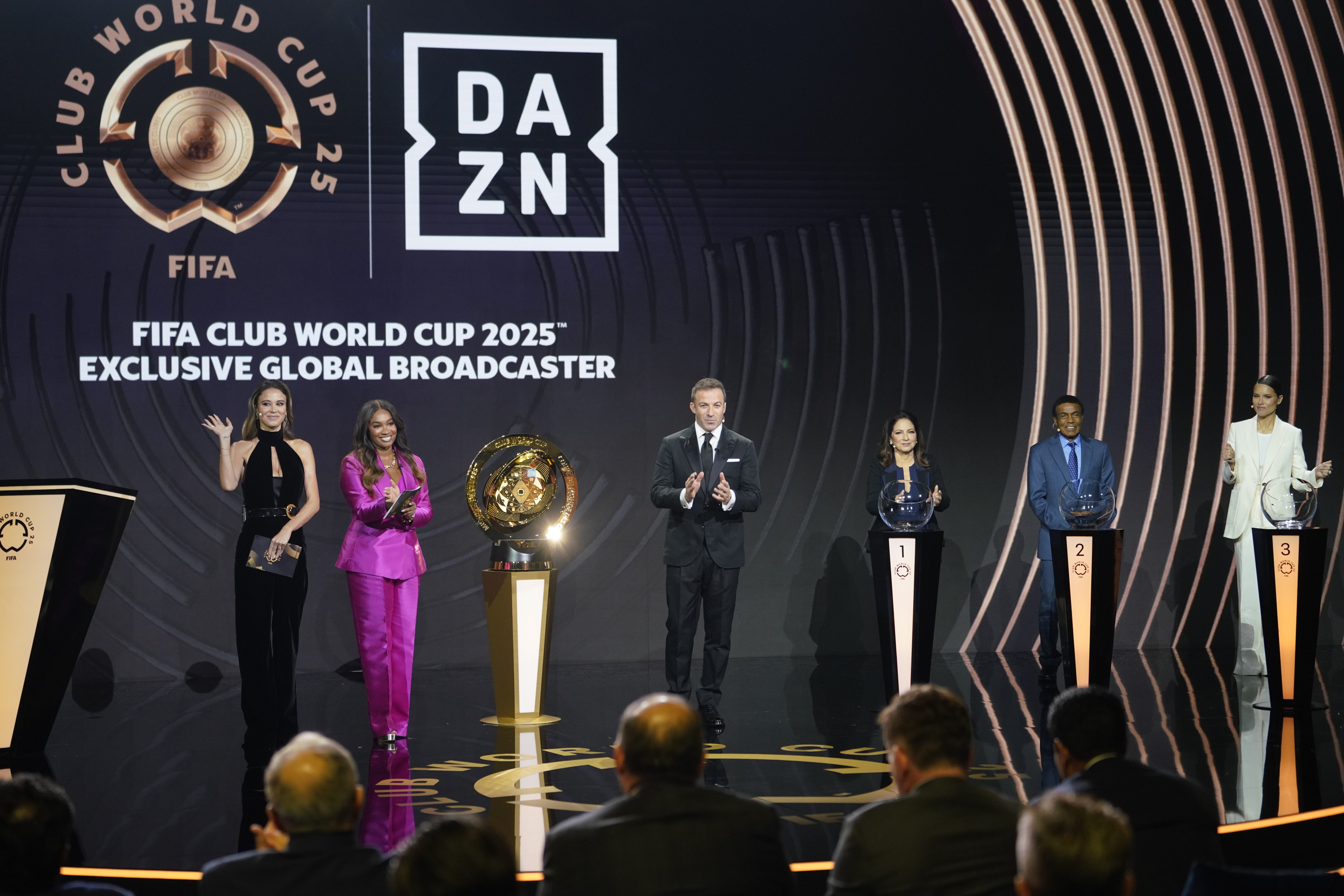 国际杯盛典即将来临，球员备战投入全力