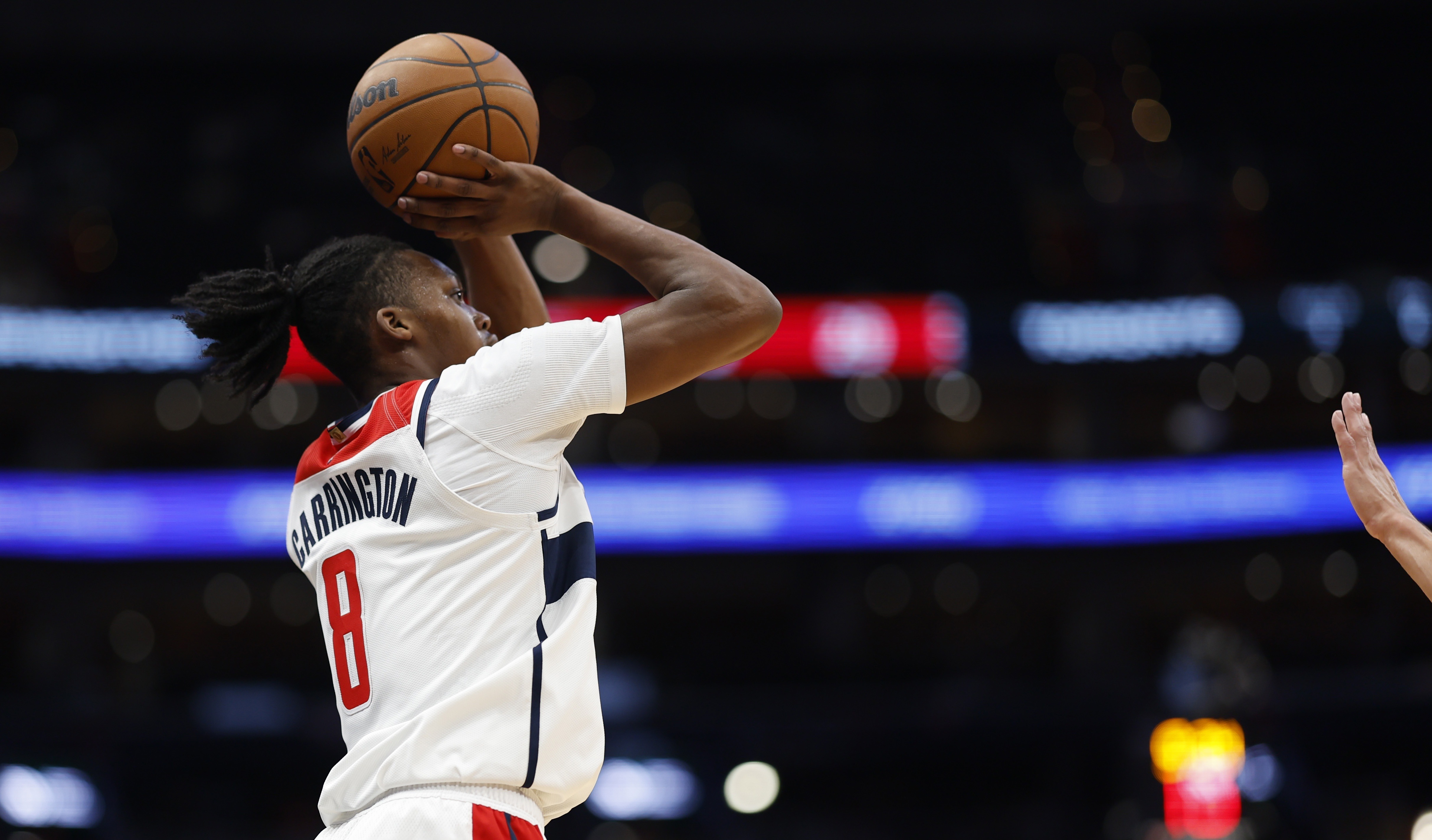 热火后卫组合发威，轻取对手赢得胜利