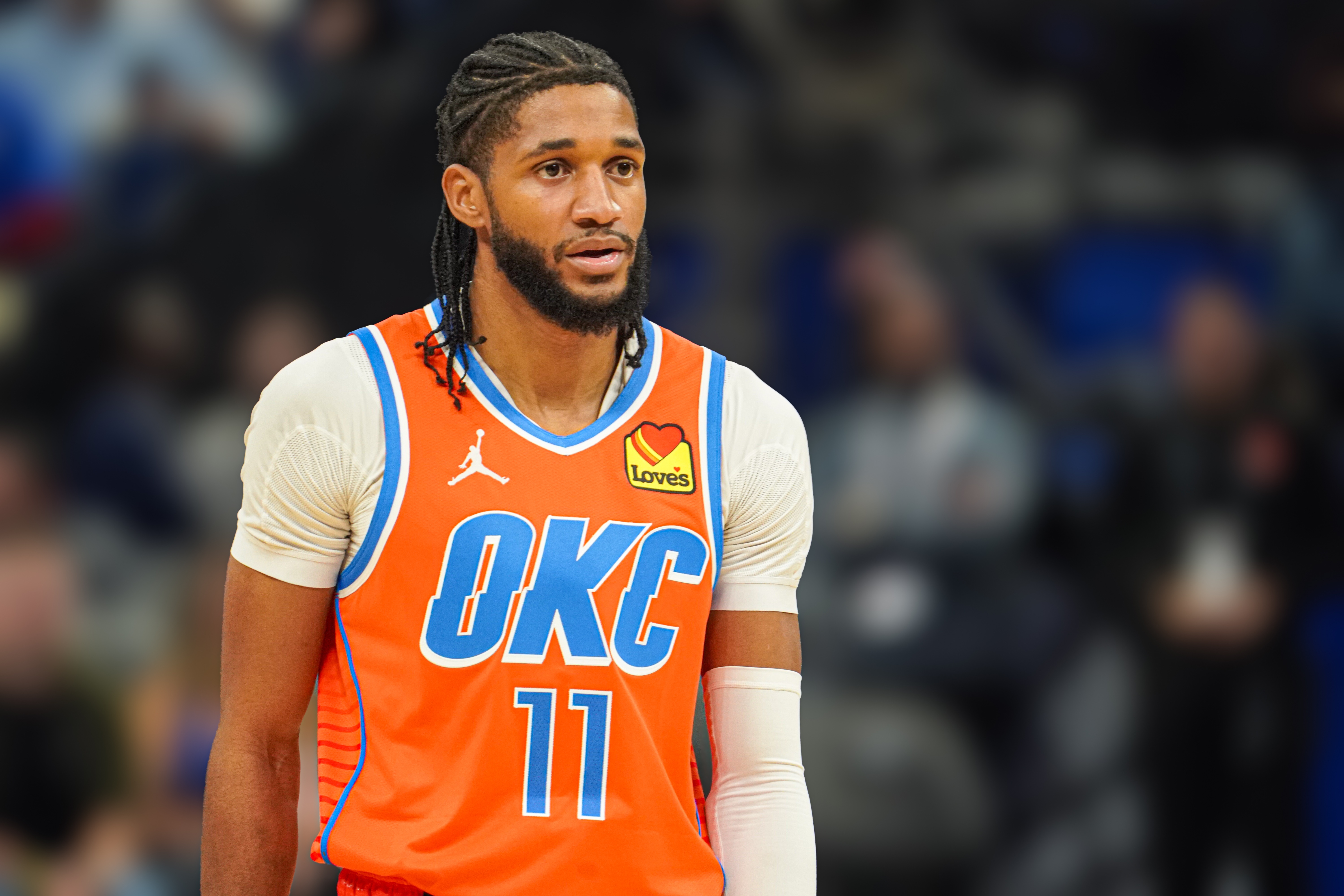 雷霆外线火力全开，主场获胜顺利